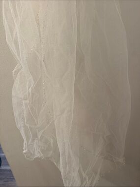 David's Bridal White Sparkle Bridal Veil